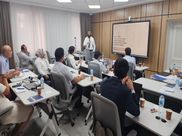 AzAK əməkdaşı Özbəkistanda beynəlxalq seminarda iştirak edib